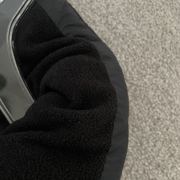 Black Old Navy Vest - Picture 5 of 5